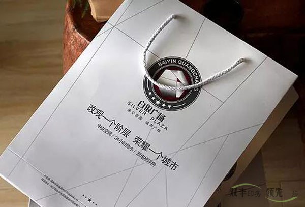 常用手提袋印刷材質的優(yōu)缺點？